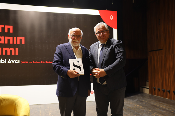 Prof. Dr. Nabi Avcı AKM’de konuştu: “Modern dünyanın bunalımını insan merkezli bakış aşar”
