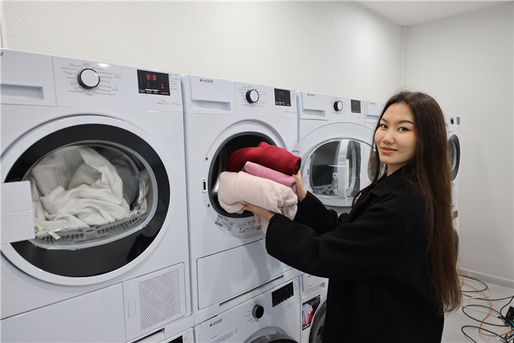 Sakarya’da üniversite öğrencisinin ‘çamaşır yıkama’ derdi bitti