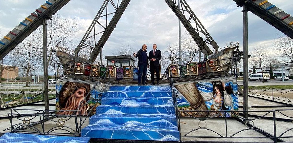 Şehrin yeni lunaparkı Sakarya Park’ta hızla yükseliyor
