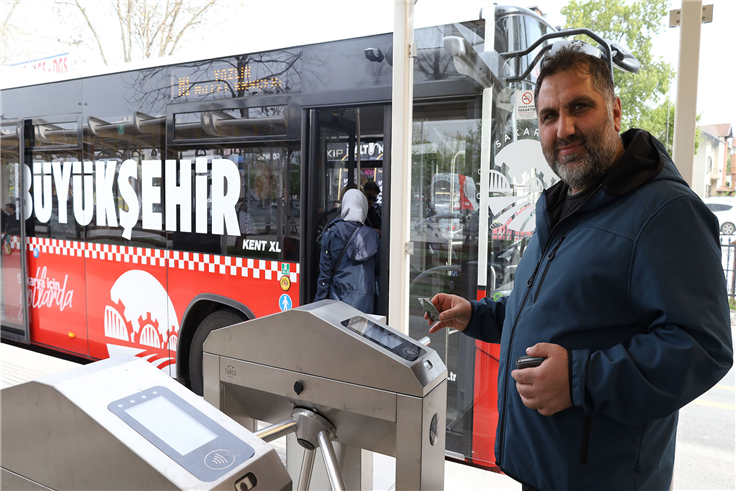 Metrobüs ücretli sistemin ilk gününde de ‘en çok tercih edilen’ oldu
