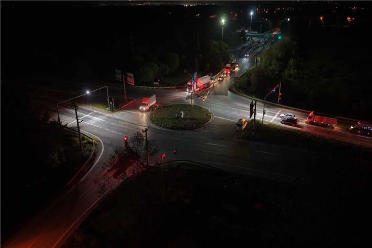 Şehirdeki karanlık kavşaklara Büyükşehir dokunuşu