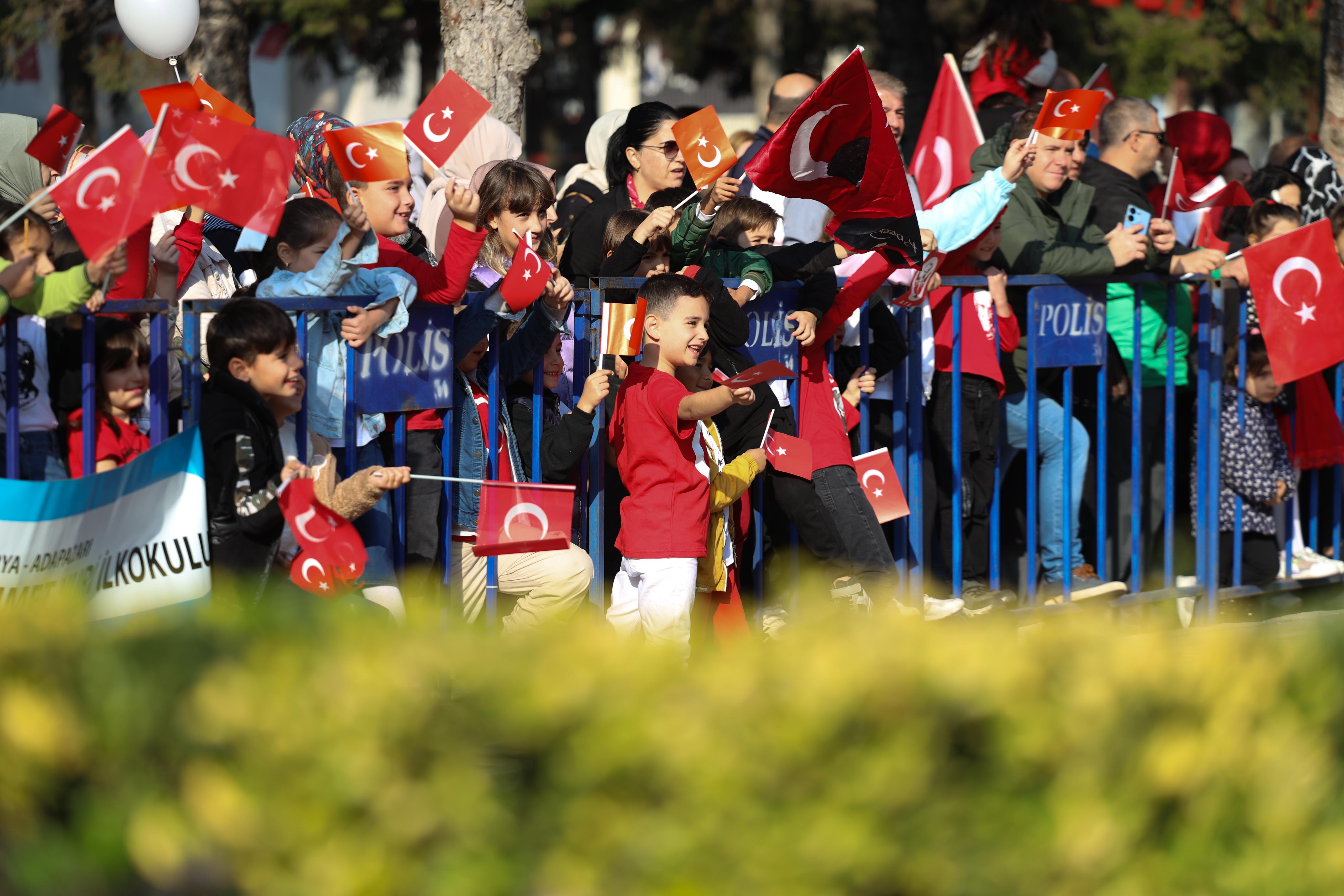 “Geçmişin fedakârlığıyla şekillenen bu miras, gençliğin inancıyla yaşayacak”