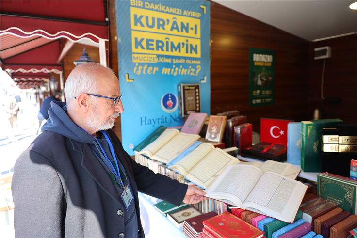 Kitap Sokağı Ramazan akşamlarında kitapseverlerin buluşma noktası oldu