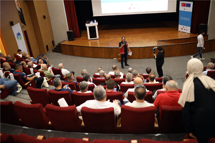 Afet anında ‘bir telsiz sesi’ binlerce kişinin hayatında rol oynayacak