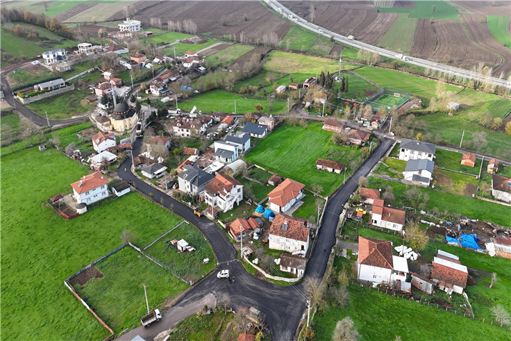 Büyükşehirle asfaltta bir bir arterleri yeniliyor: Sıra Söğütlü Rüstemler’de…
