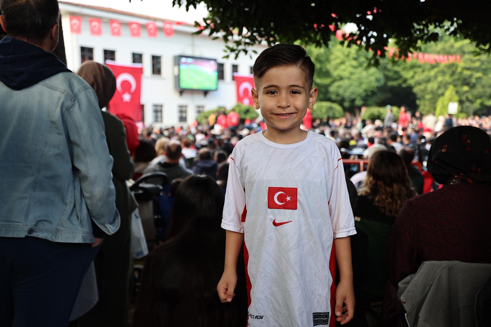Milli heyecan iki noktada yaşanacak: Büyükşehir’den iki dev ekran
