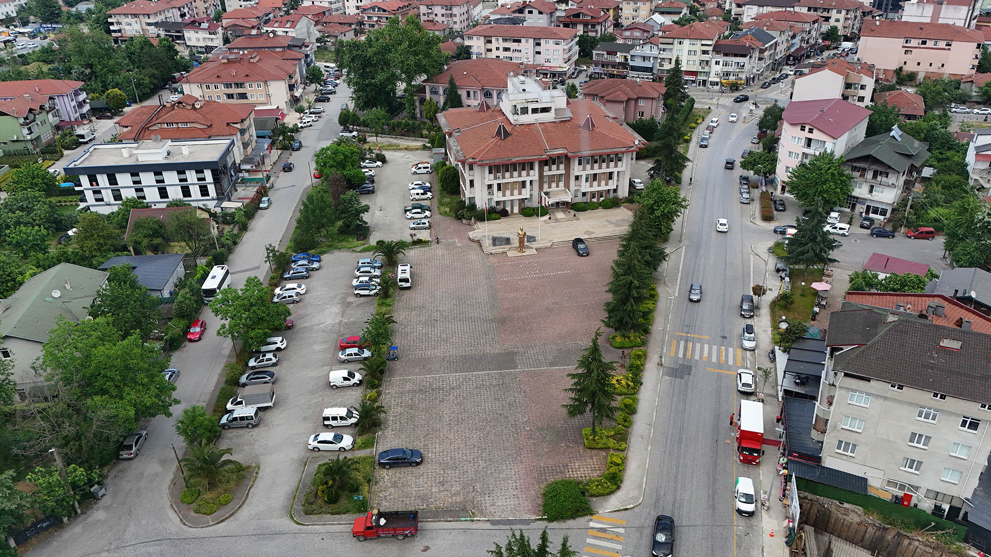 Yusuf Alemdar’dan Sapanca’ya ikinci meydan müjdesi: “İlçemize yakışır bir eser kazandıracağız”