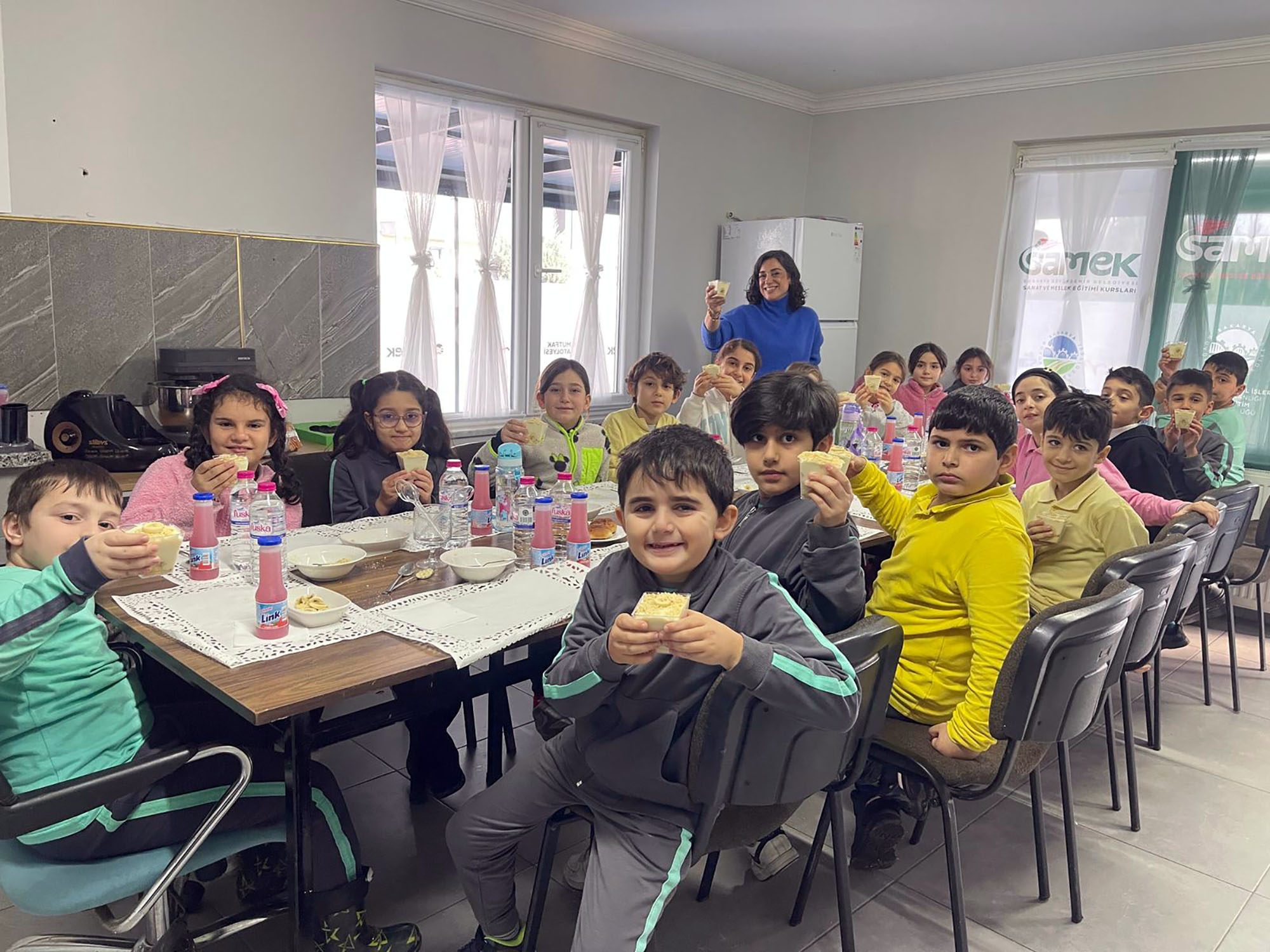 SAMEK’te minik eller mutfağa, gençler seramiğe dokundu