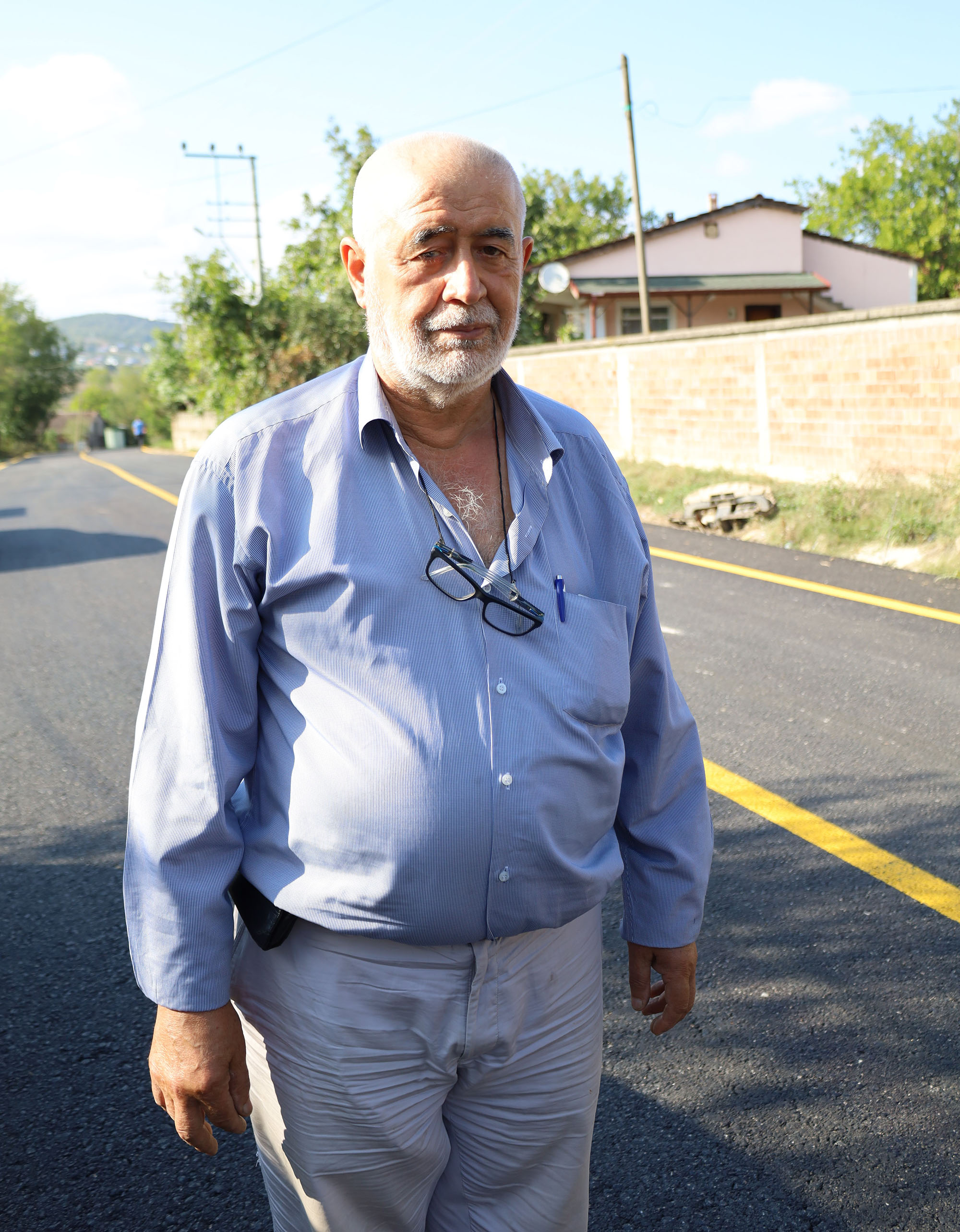 Söğütlü’de yenilenen grup yollarına vatandaşlardan tam not: “Modern bir hale kavuştu”