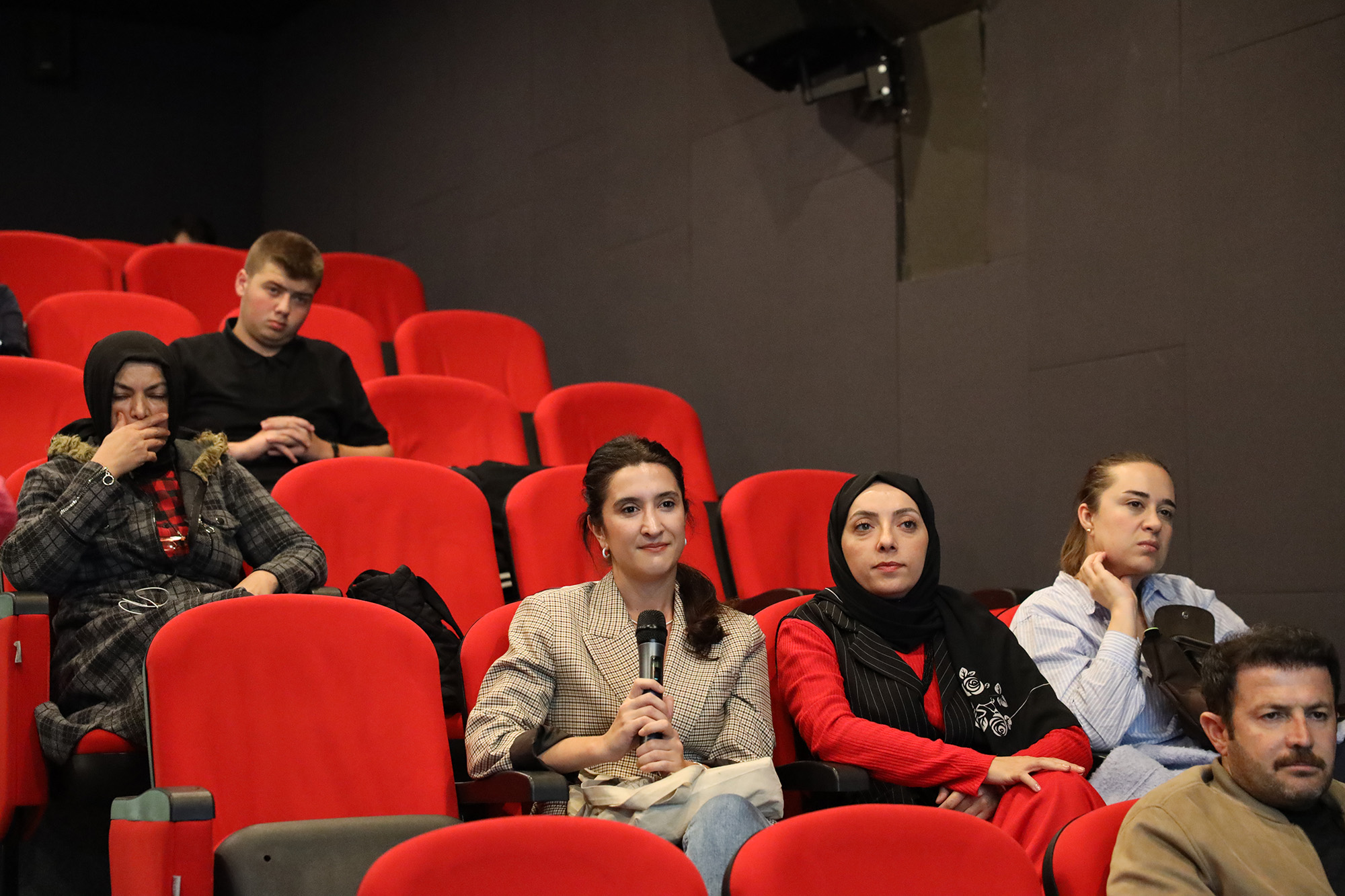 “Bir Tutam Karanfil’ film ve söyleşisi OSM’de gerçekleştirildi