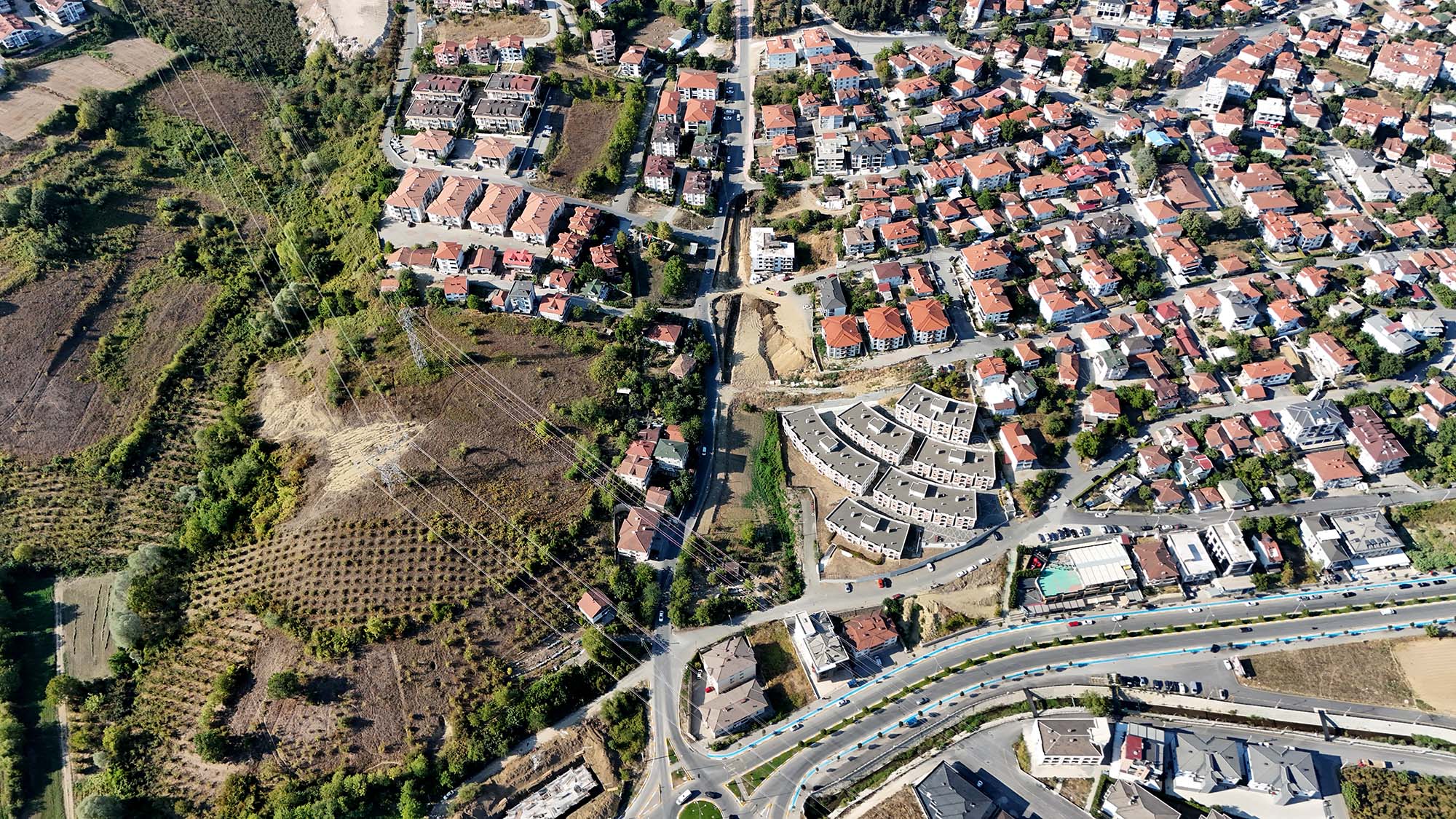 Serdivan’ın trafik yükünü hafifletecek hamle: O hattın genişliği 20 metreye çıkıyor