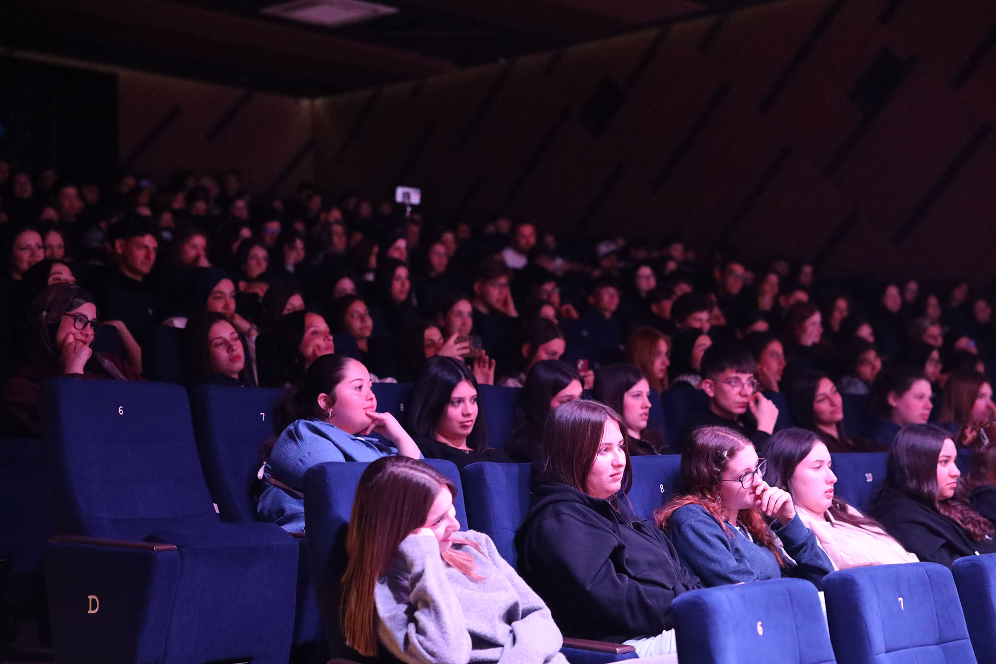 9. Liseler Arası Tiyatro Festivali’nde perde kapandı: Ödüller 7 Mayıs’ta sahiplerini buluyor