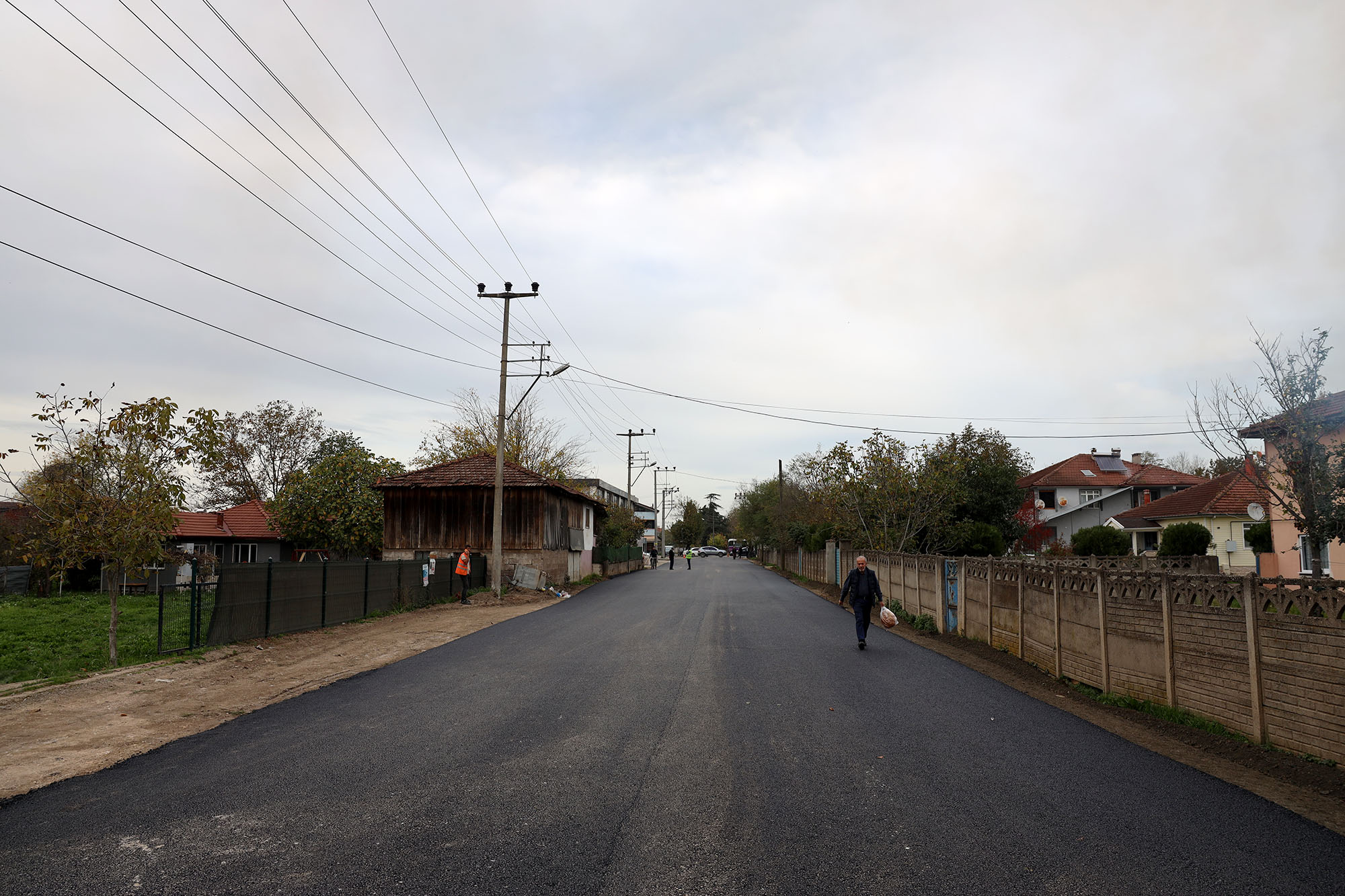 Büyükşehir Hendek’te seferber oldu: Kısa sürede tam 15 kilometre…