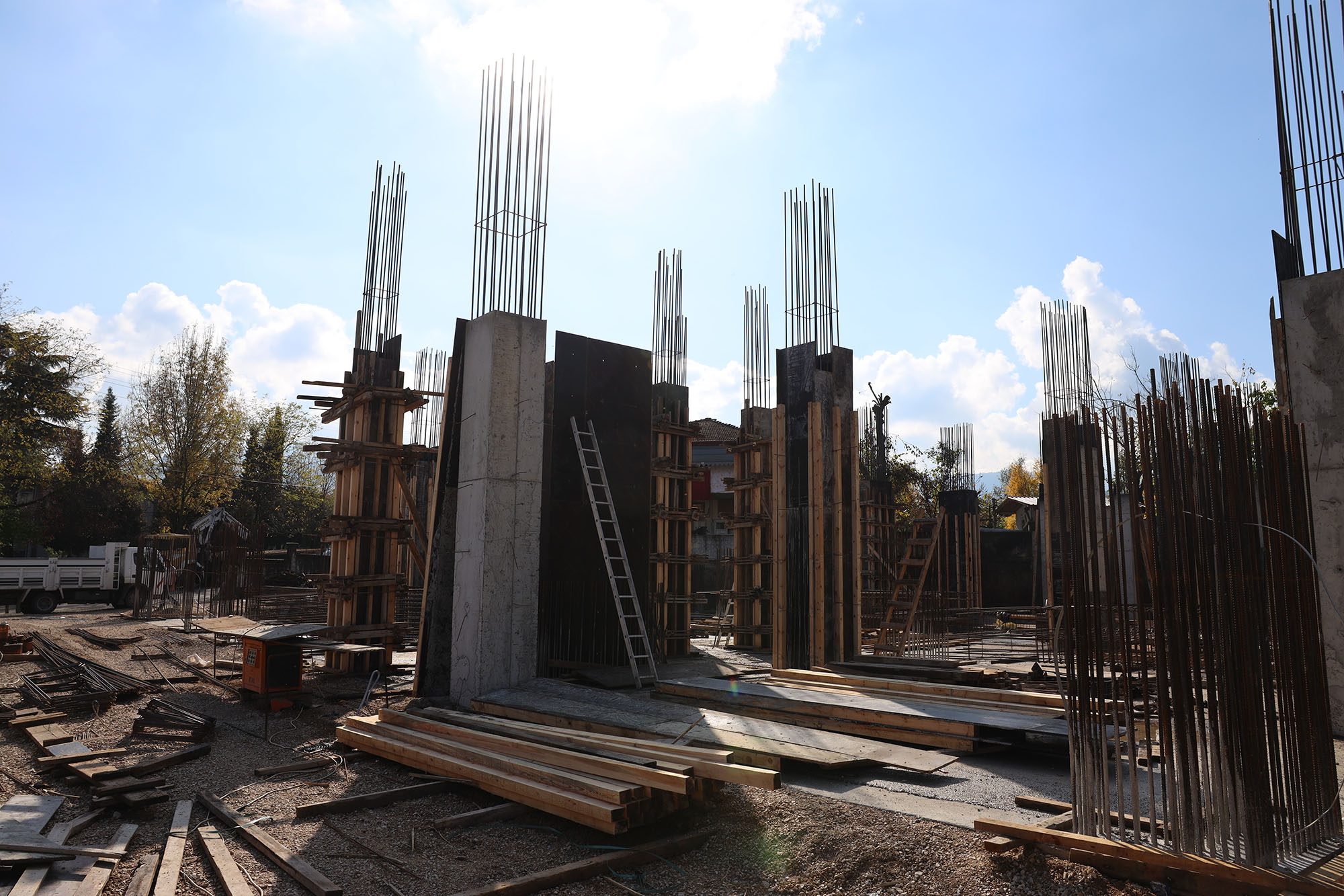 Karapürçek’in sosyal yaşamına değer katacak proje hızla yükseliyor