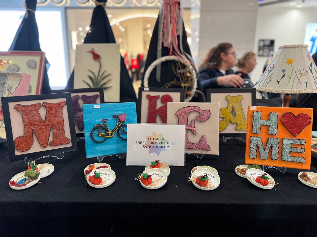 Engelsiz Hobi Atölyelerinin el emeği ürünleri Agora AVM’de sergilendi