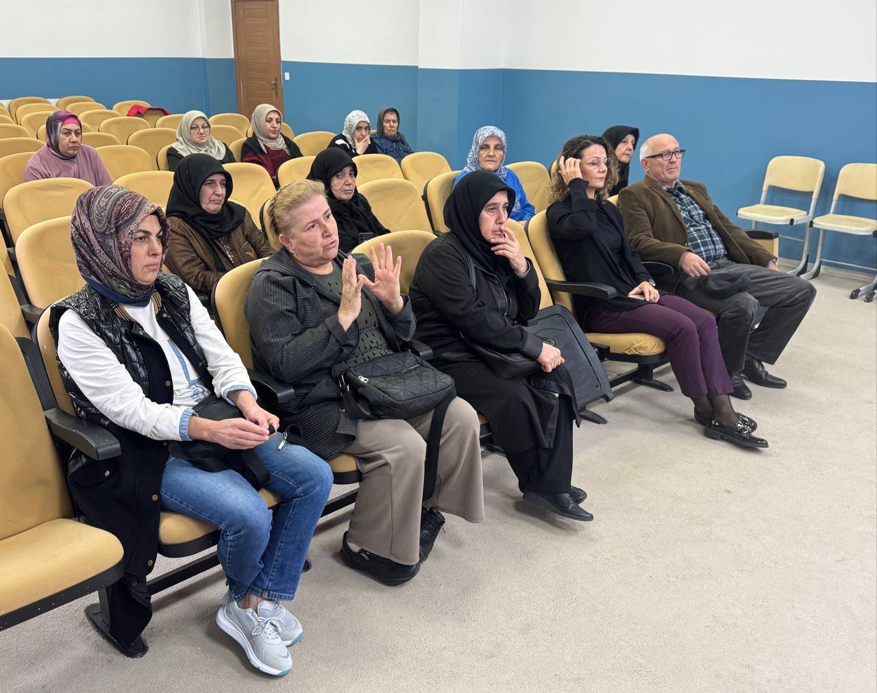 Uzmanlar ailelerin merak ettiği soruları cevapladı 