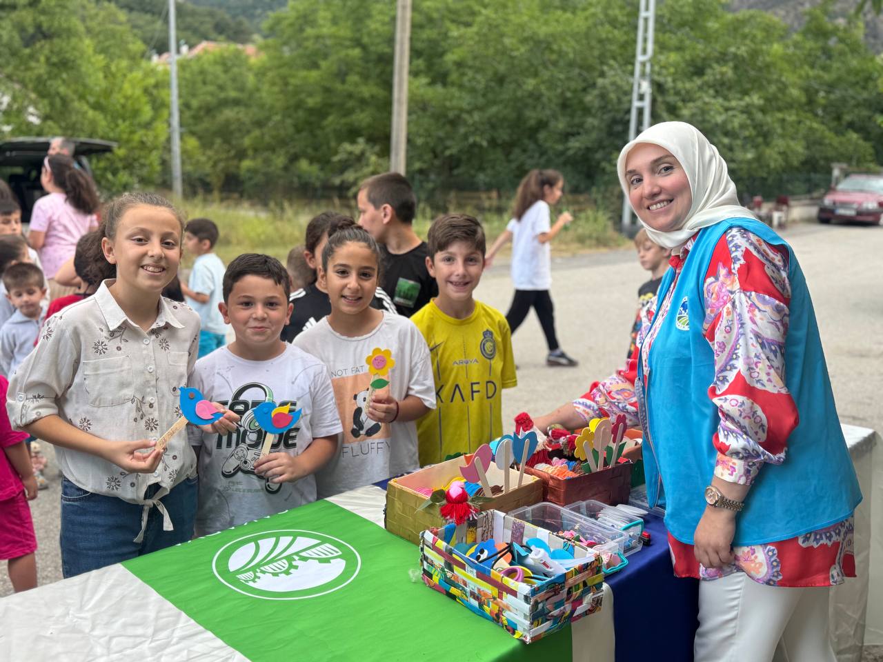 Yaz neşesi bu kez Pamukova, Karapürçek ve Geyve’de yüzlerce çocukla buluştu