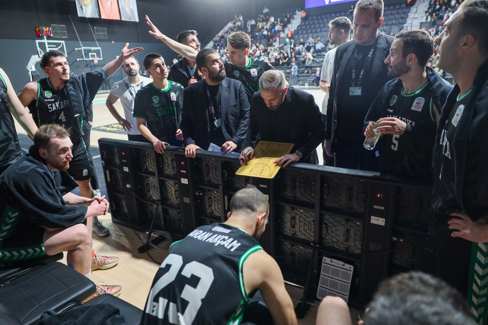 Şampiyon Büyükşehir Basketbol!