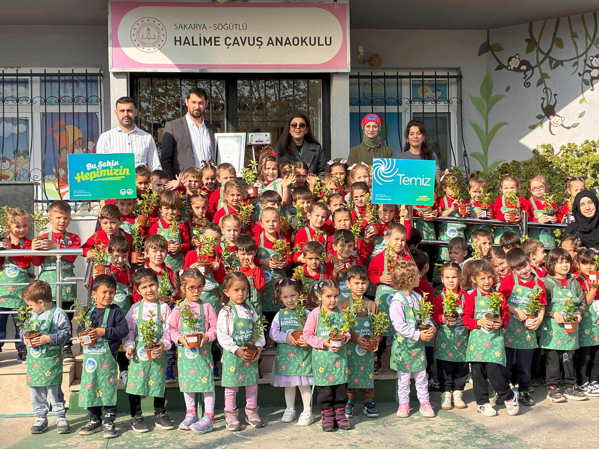 Toprağa dokunan minik eller Sakarya’da umudu ekti