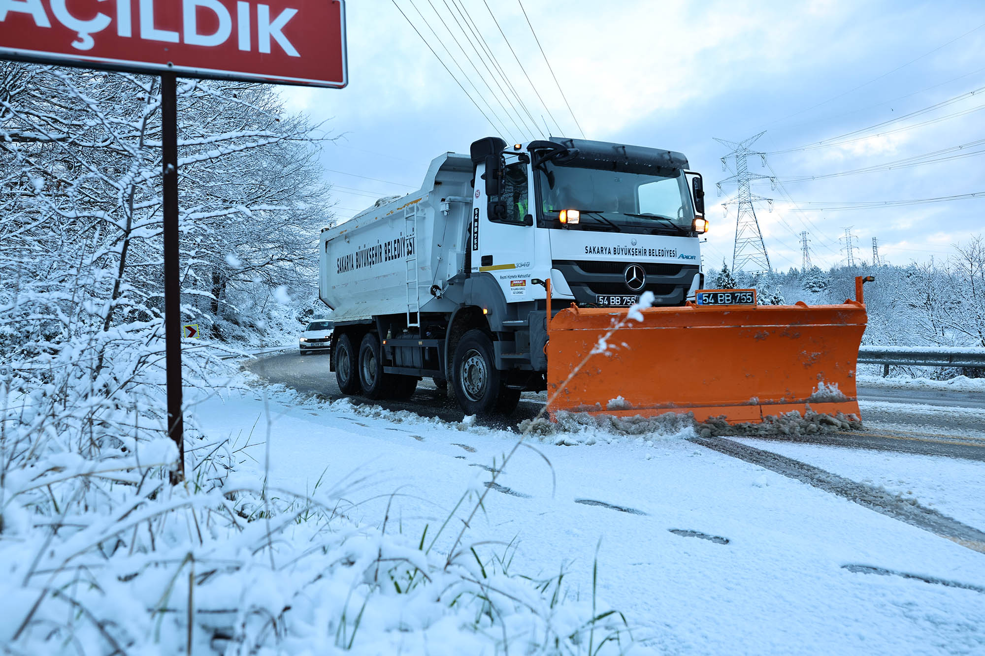 Büyükşehir yüksek kesimlerde kar yağışına karşı teyakkuza geçti