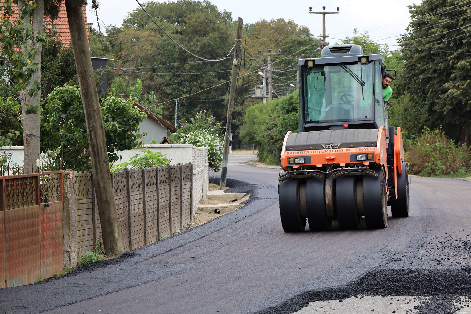 Adapazarı ve Serdivan’ın kırsalında kritik güzergâh Büyükşehirle sil baştan 