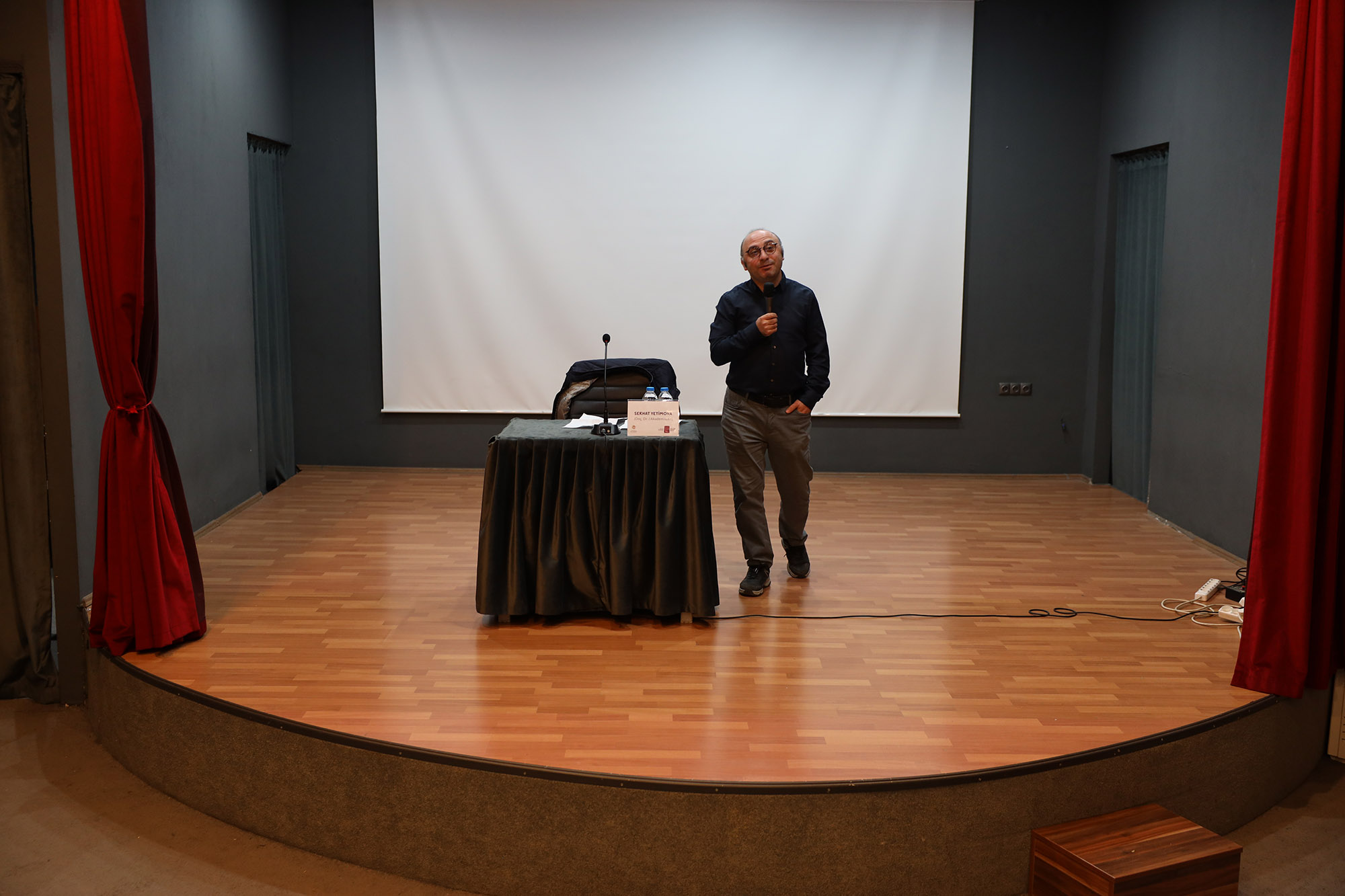 OSM’de “Siz, Yaşayanlar” gösterimi sonrası Roy Andersson söyleşisi