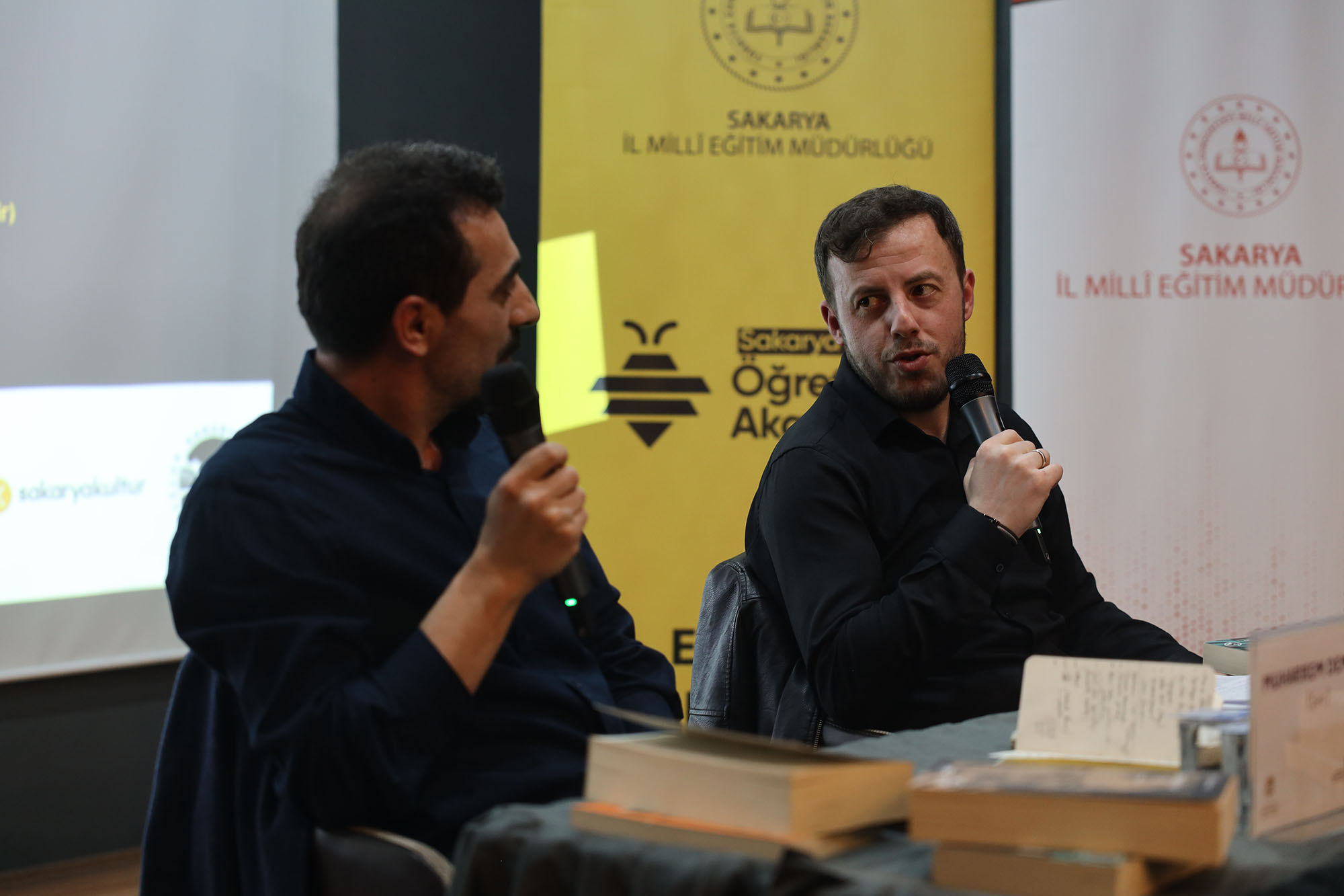 Kapalı çarşıdan dünyaya açılan şair: Edip Cansever