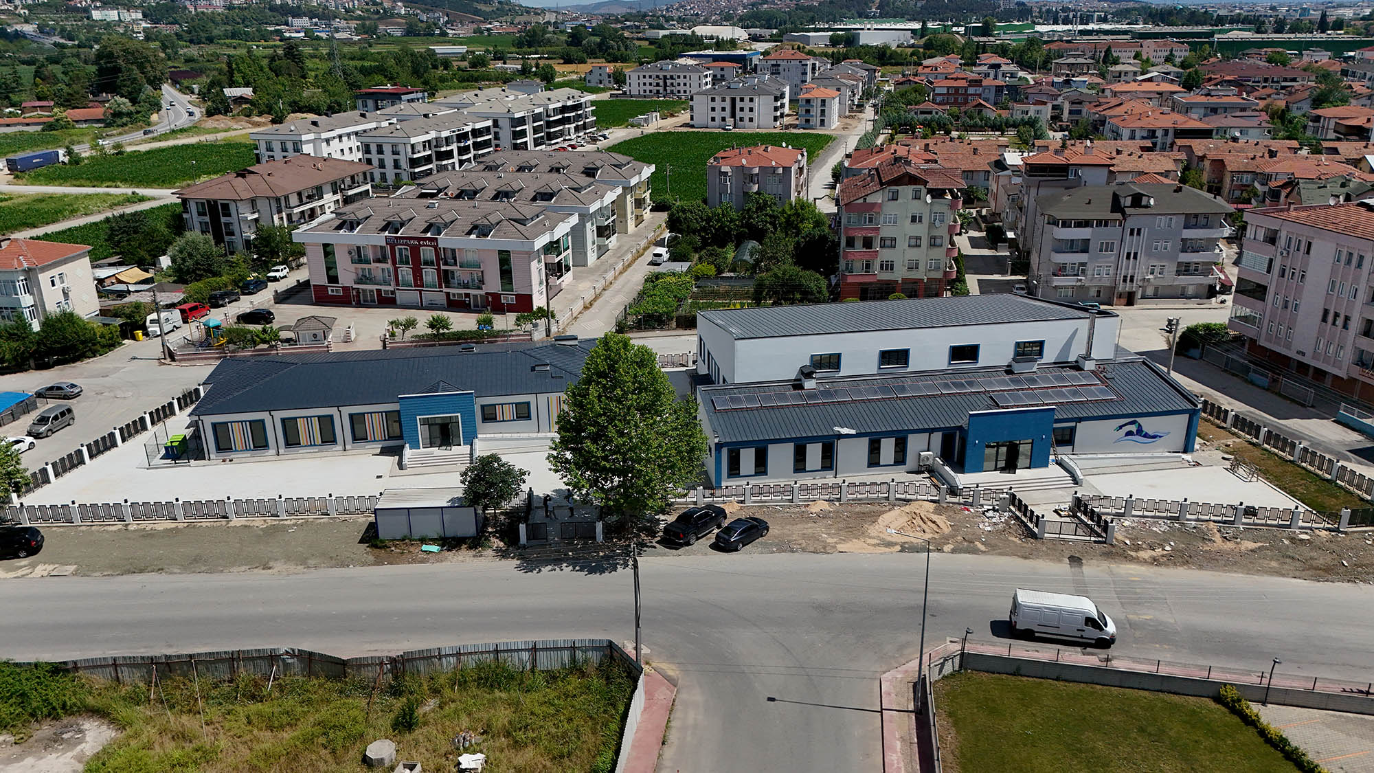 Arifiye Gençlik Merkezi ve Yüzme Havuzu’nda son viraj