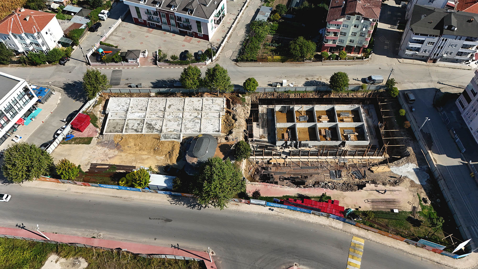 Arifiye’de gençlerin göz bebeği olacak proje yükseliyor: Yüzme havuzu, sanat ve müzik atölyesi, akıl oyunu alanları…