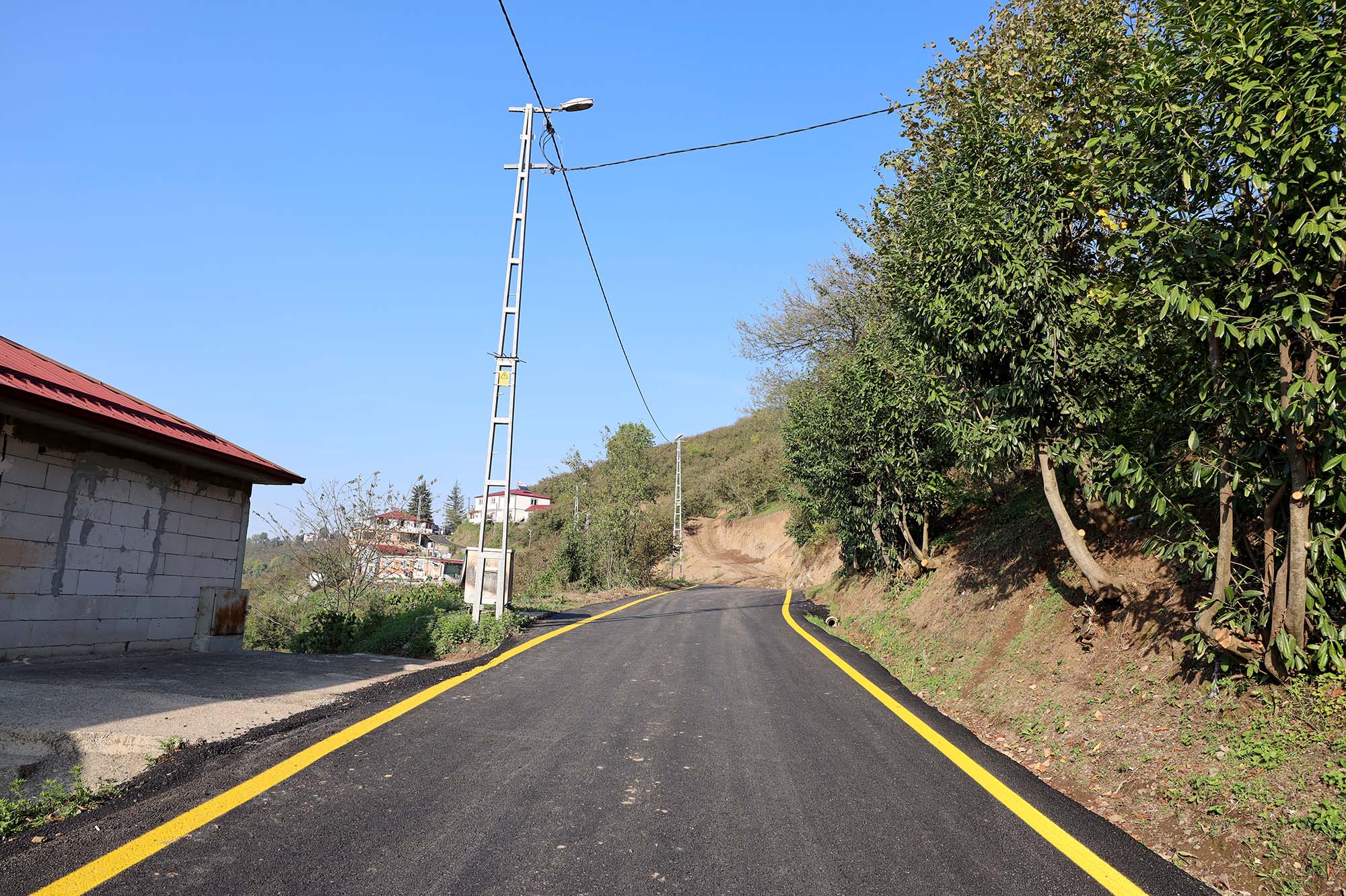 Akyazı’nın kırsalına giden yollar Büyükşehirle güzelleşti