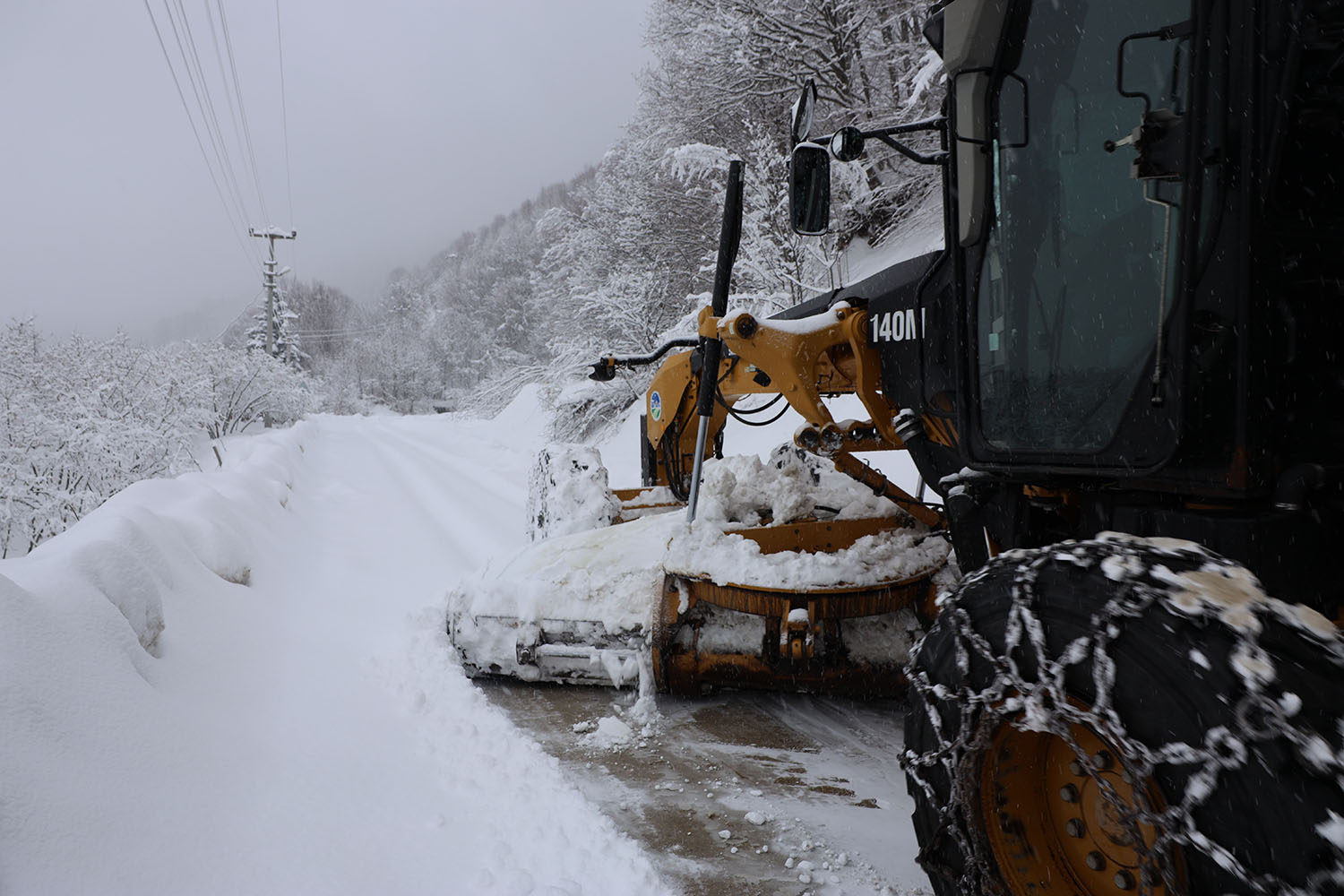 Büyükşehir’den kar raporu: 36 noktada kar küreme çalışmaları sürüyor