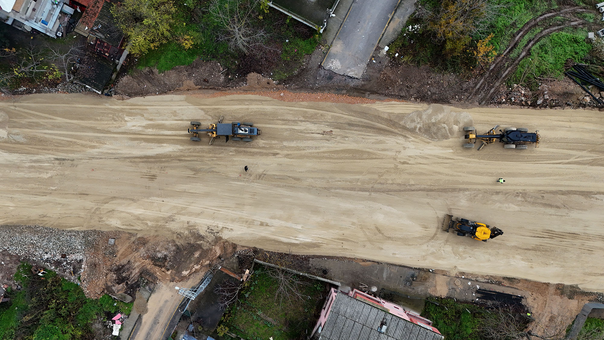 Şehir merkezinin beklediği bağlantı yolunda üstyapı çalışmalarına geçildi
