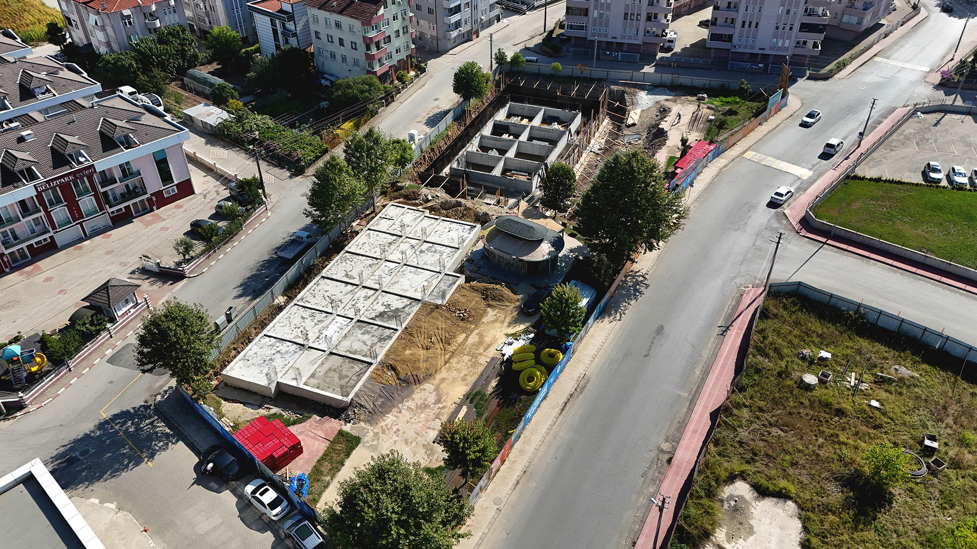 Arifiye’de gençlerin göz bebeği olacak proje yükseliyor: Yüzme havuzu, sanat ve müzik atölyesi, akıl oyunu alanları…