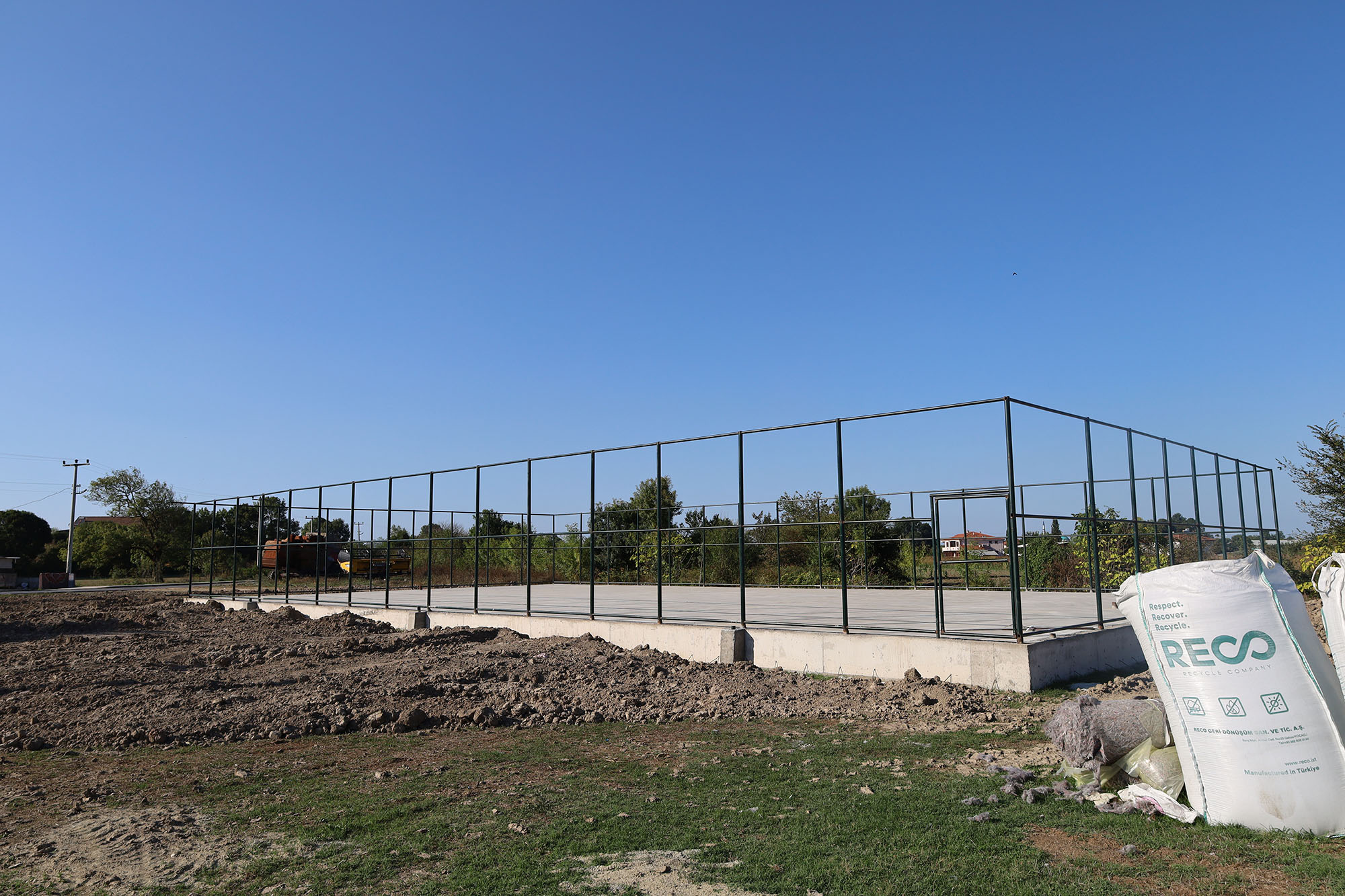 Büyükşehir 8 noktada, aynı anda merakla beklenen projeler için çalışıyor