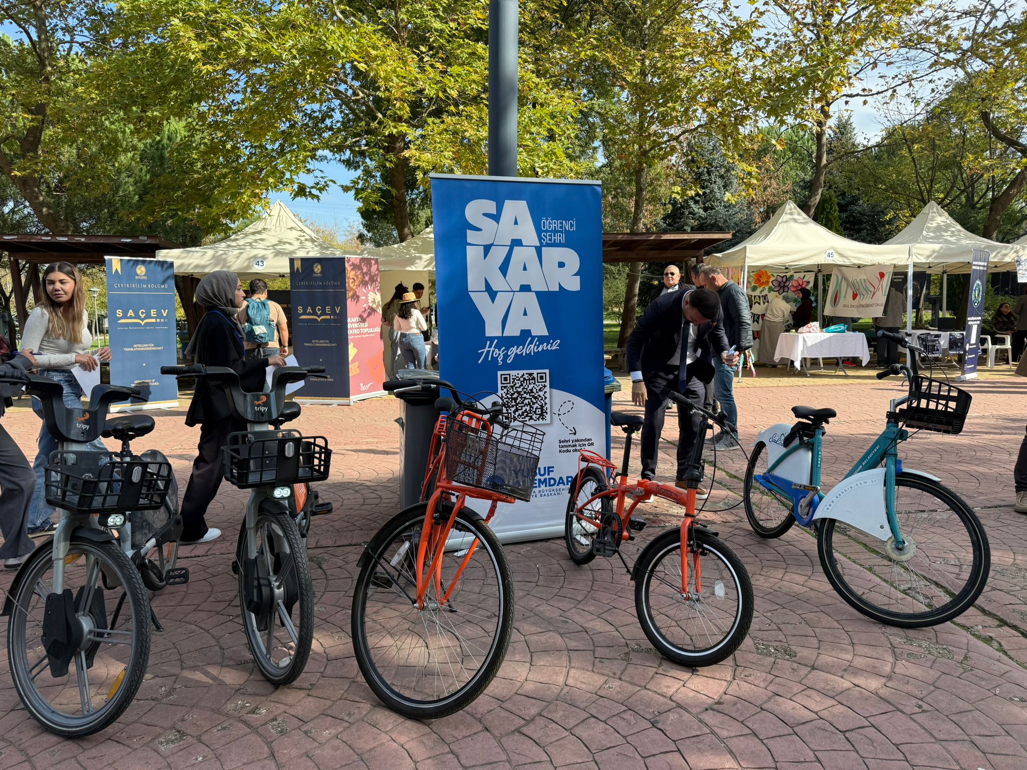 Üniversitede Büyükşehir rüzgârı: İkramlar, hediyeler… 