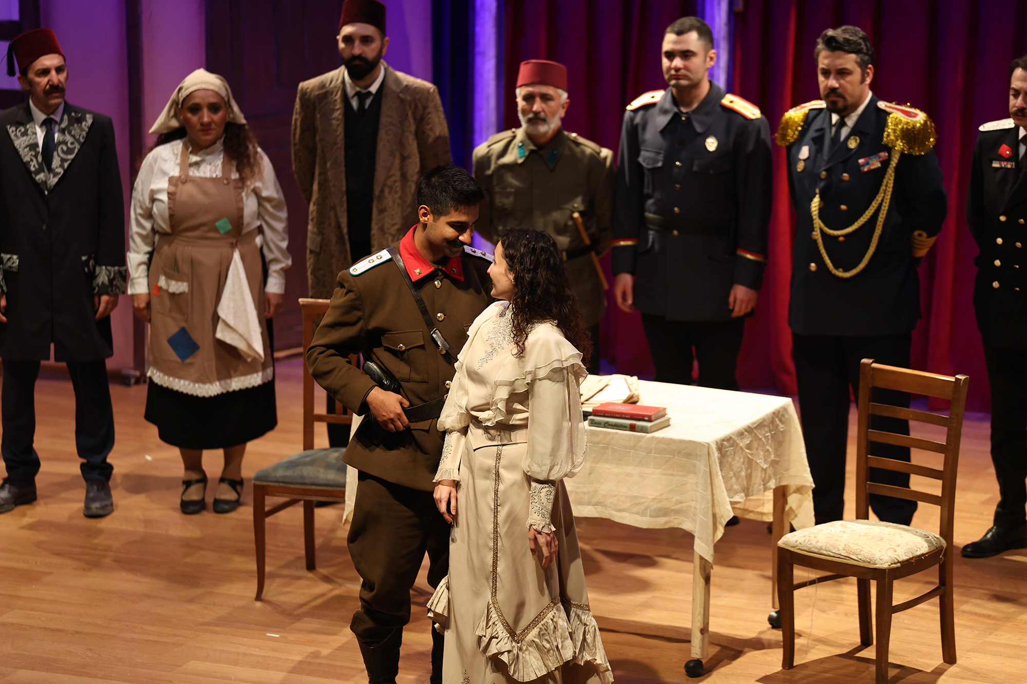 Sakarya’da tiyatro perdesine görkemli açılış 