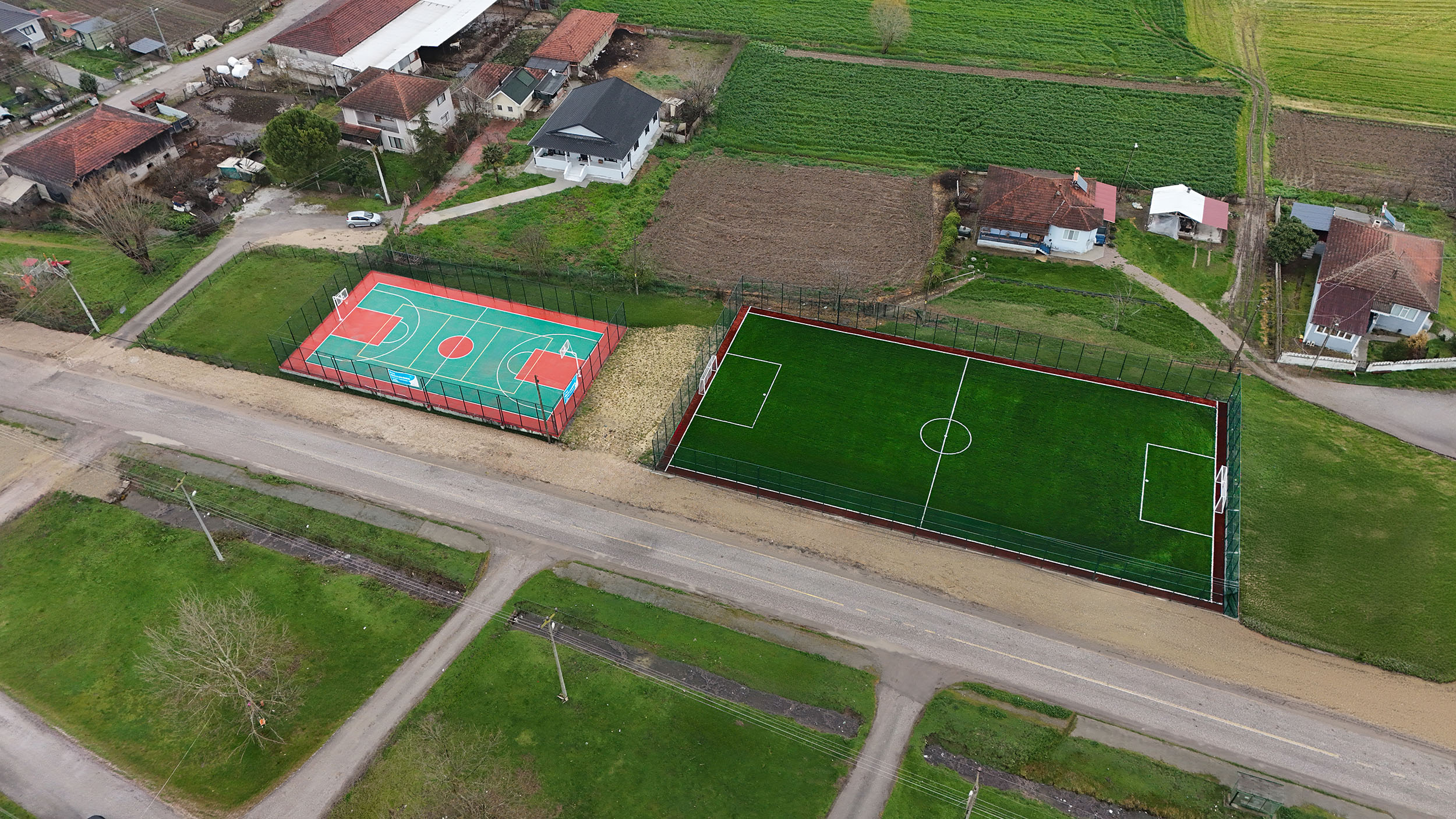 Sakarya’da 3 mahalle daha futbol, voleybol ve basketbol sahasına kavuşuyor