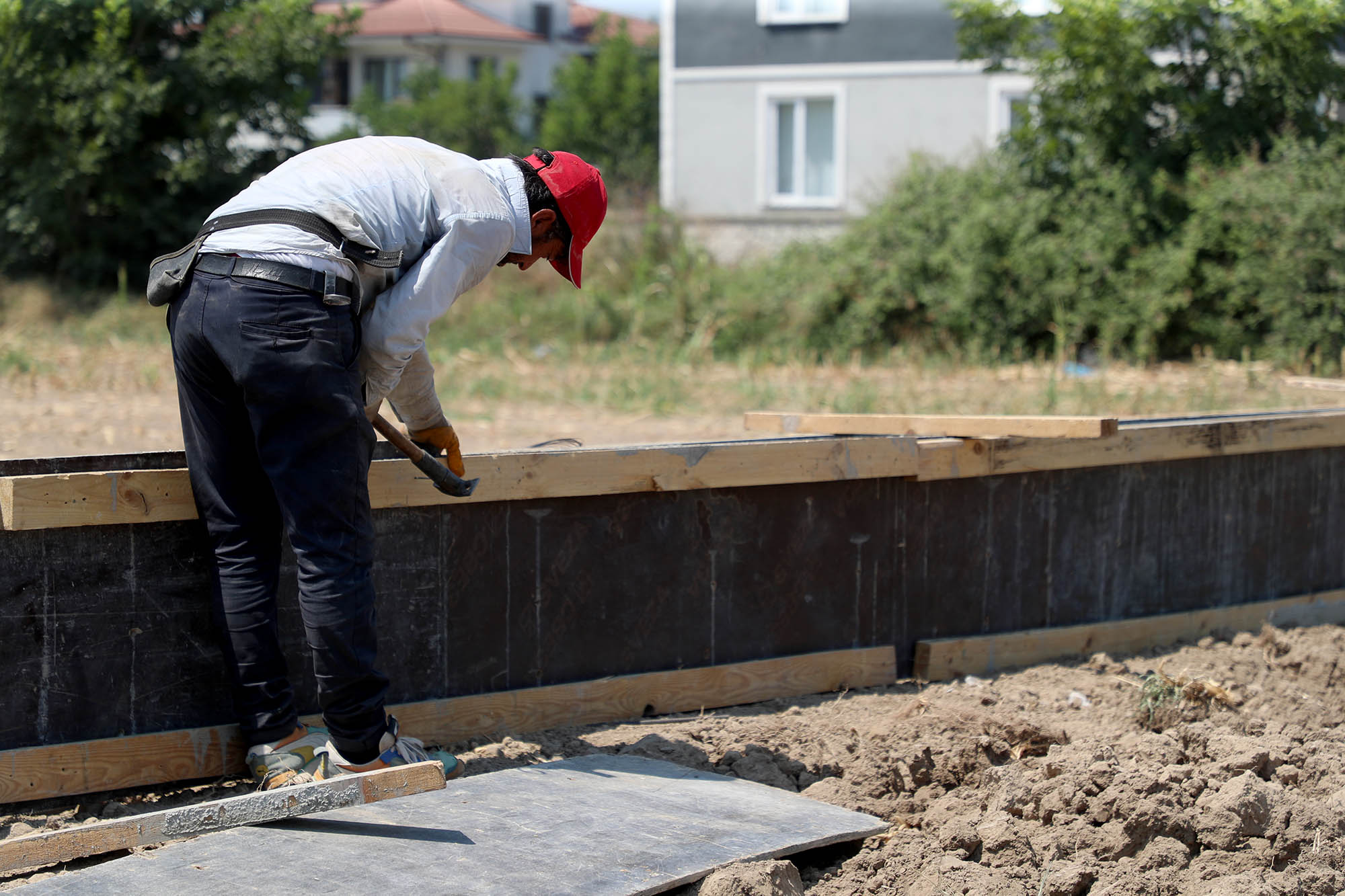 Başkan Yusuf Alemdar gençlere söz vermişti: 4 ilçe ve 4 ayrı mahallede işlem aynı anda başladı