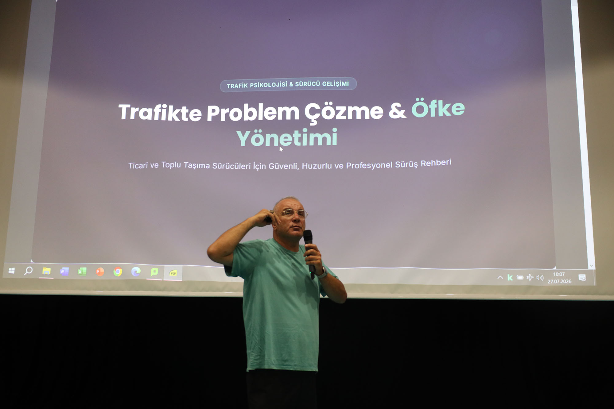 Kimlik kartı sahibi olacak şoförler öfke, stres yönetimi, empati eğitimi alıyor