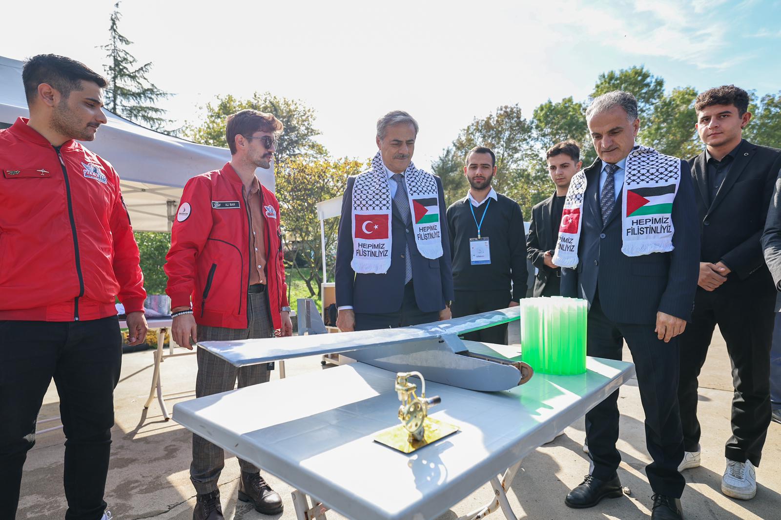 Yusuf Alemdar güzel gelişmeyi gençlerle paylaştı: “Şehir Kütüphanesi için çalışmalar başlıyor”