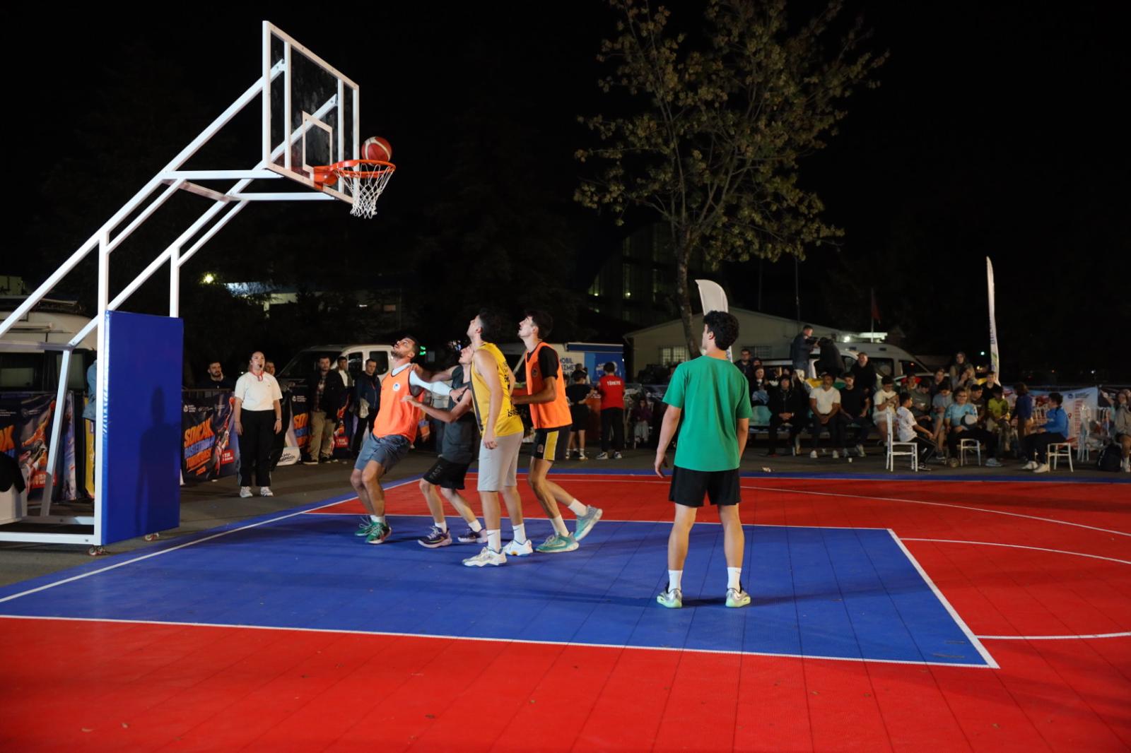 Aziz Duran Parkı’nda 3x3 sokak basketbolu şöleni: 250’den fazla sporcu parkede ter döktü