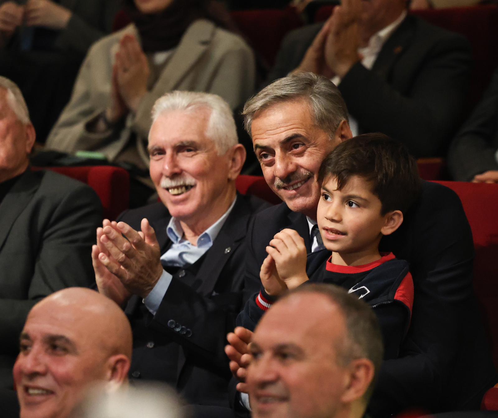 “Bugün sevgi ve dayanışmayı hatırlama, engelleri birlikte aşma günüdür”