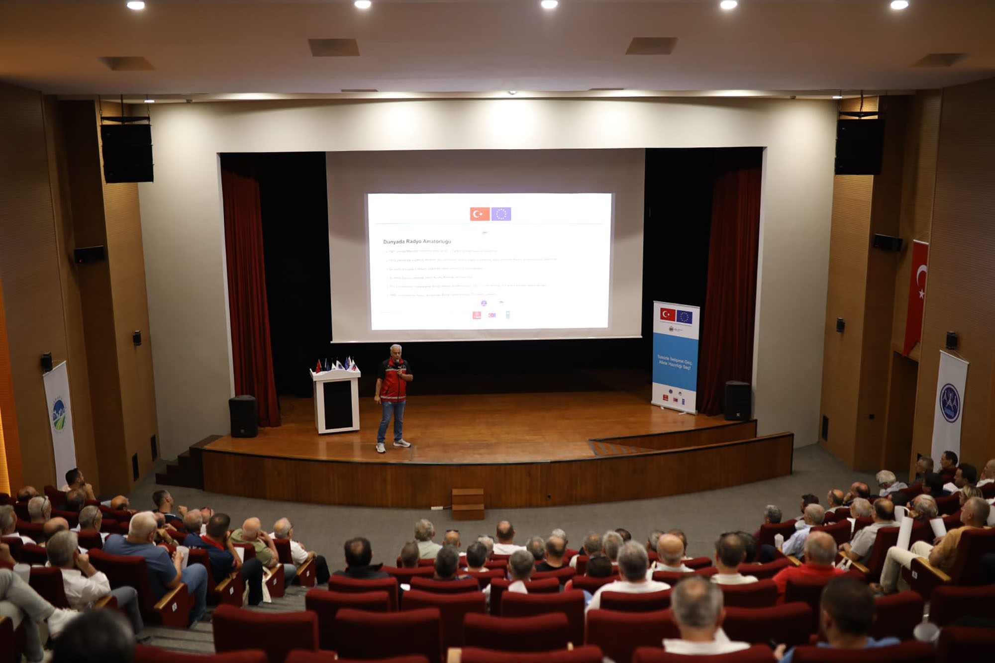 Afet anında ‘bir telsiz sesi’ binlerce kişinin hayatında rol oynayacak