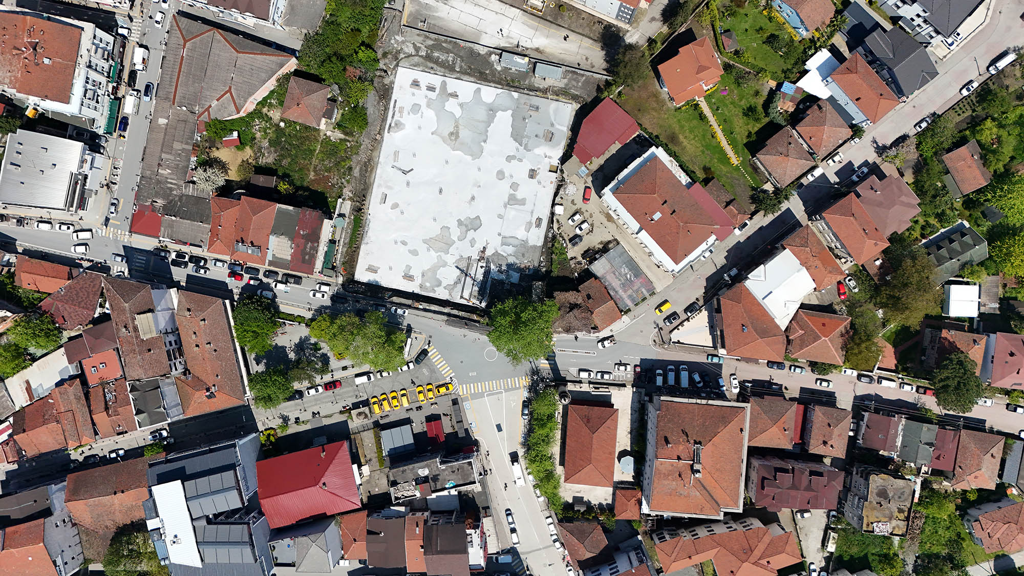 Sapanca’nın yeni meydanı hızla şekilleniyor