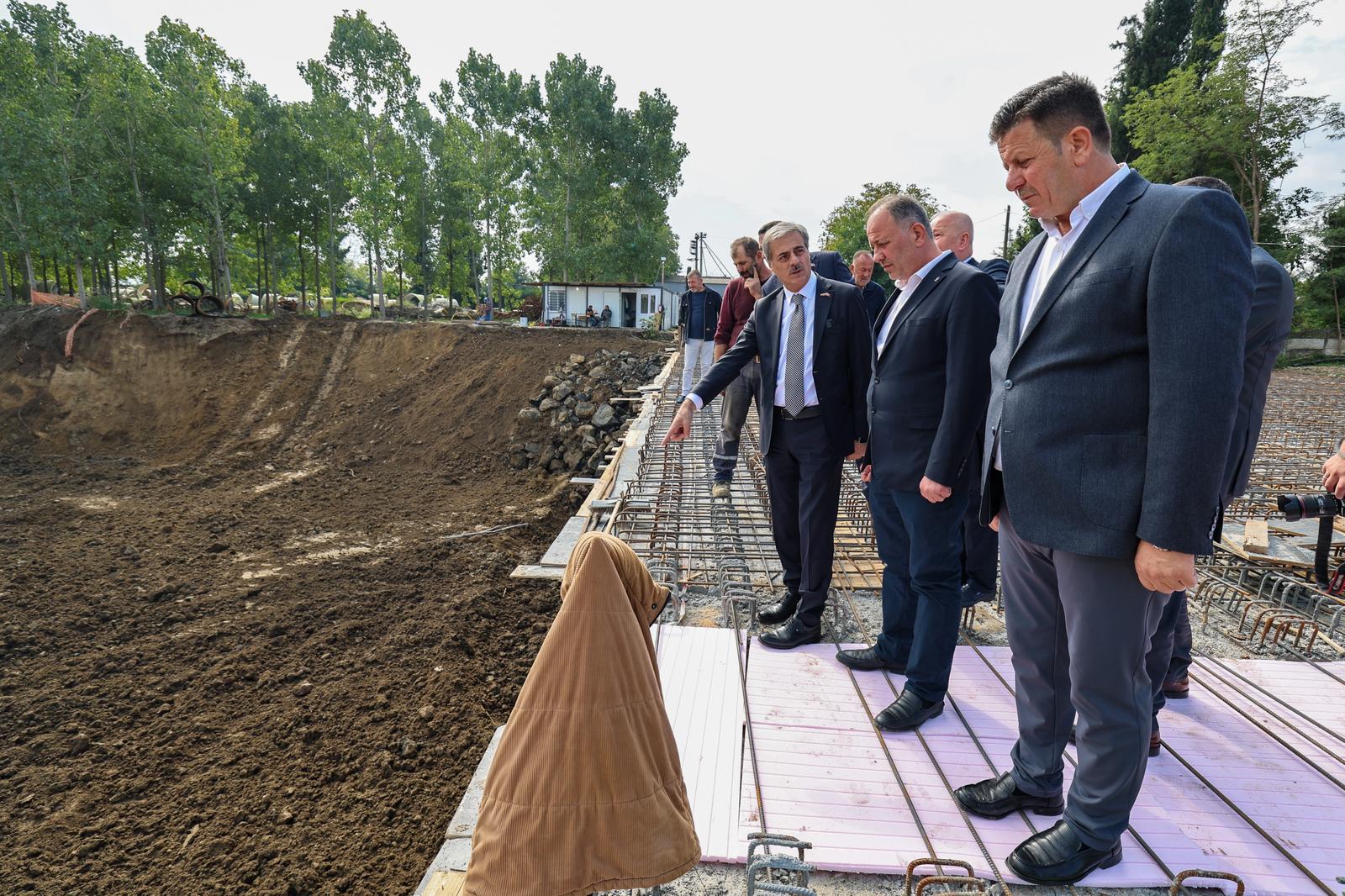 Akyazı’da hizmet ve yatırımlar bir bir tamamlanıyor