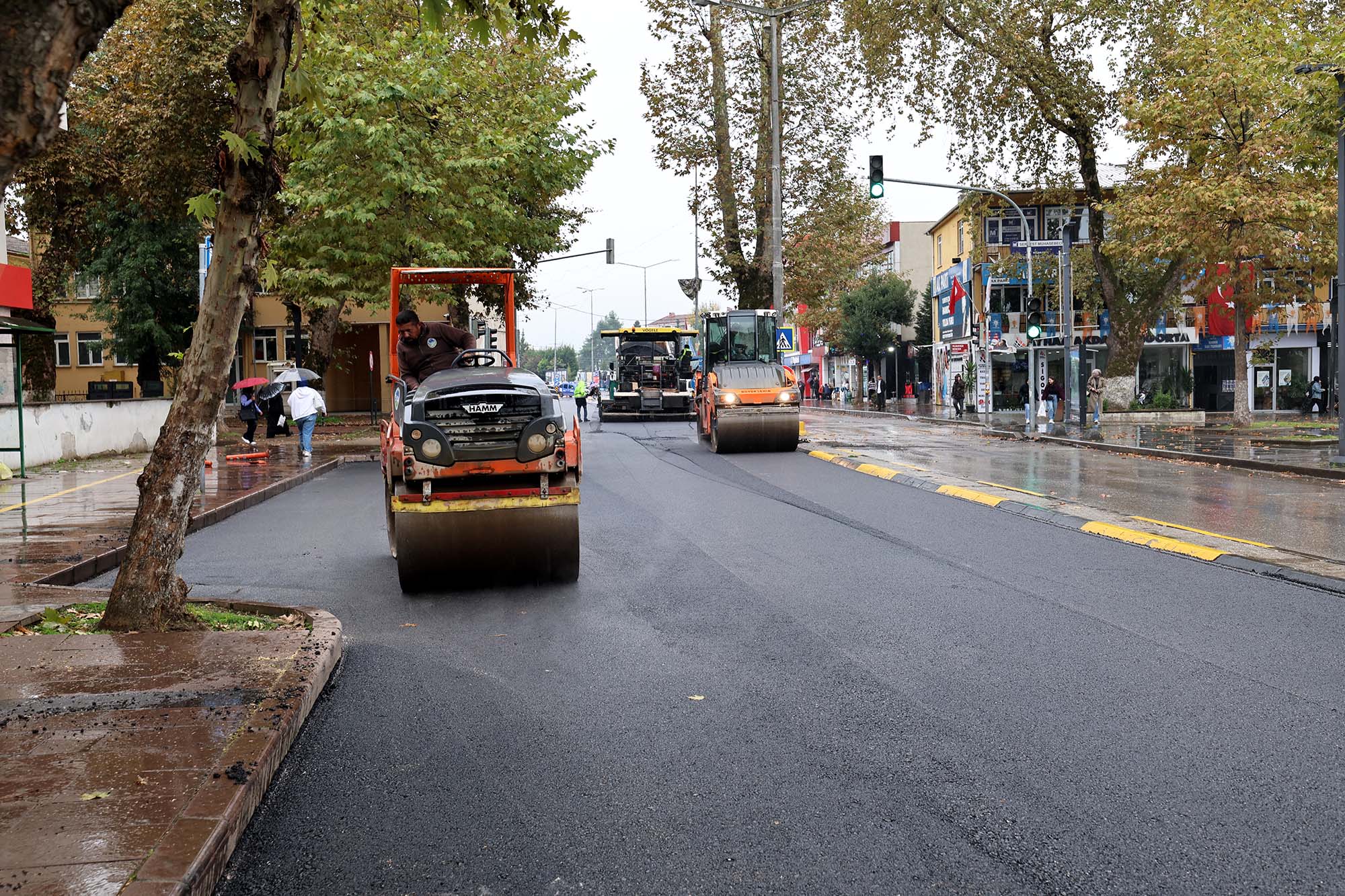 Hendek’in kalbi Şehit Gaffar Okkan Bulvarı’na Büyükşehir dokunuşu