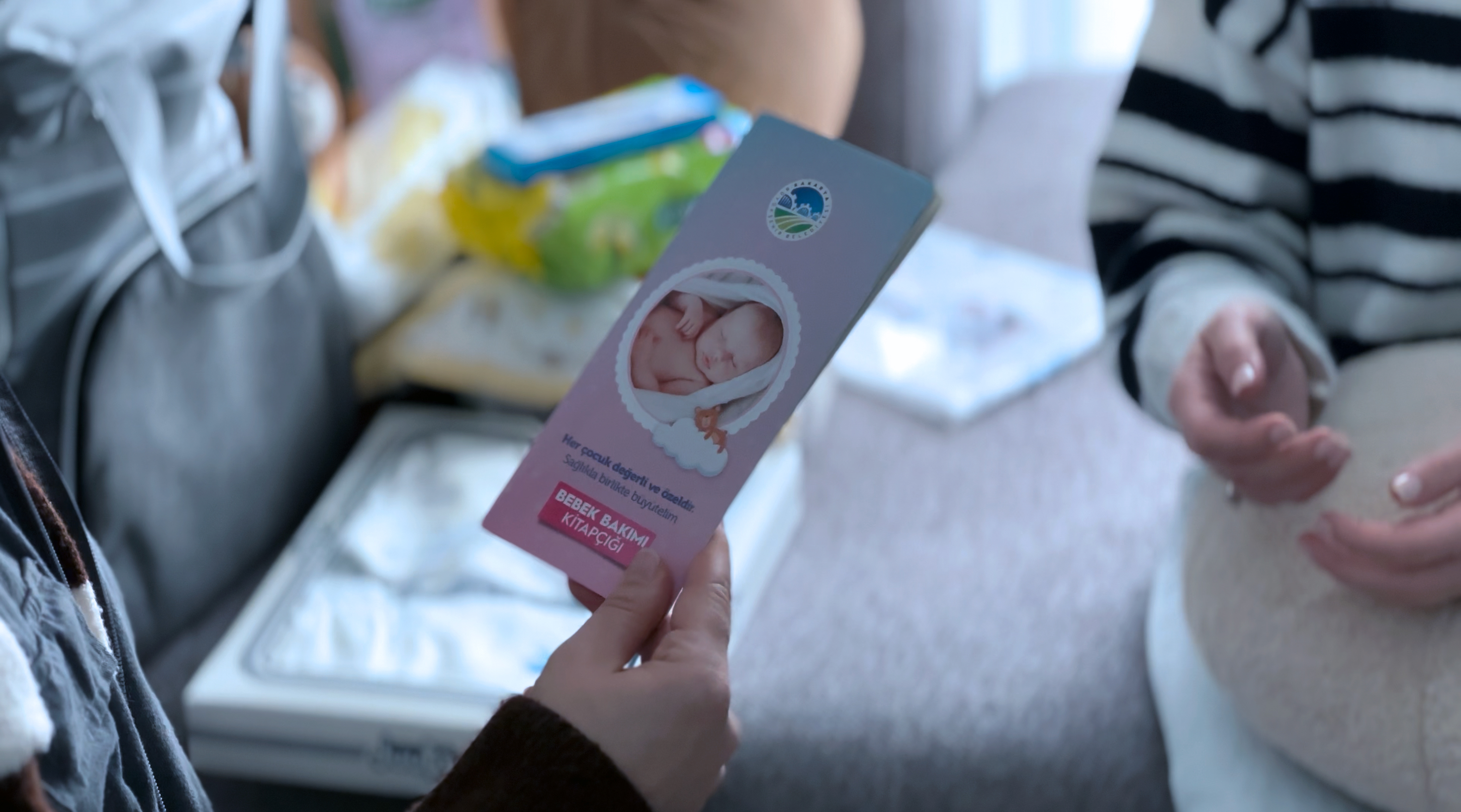 Dünyaya gözünü Sakarya’da açan miniklerin ilk hediyesi