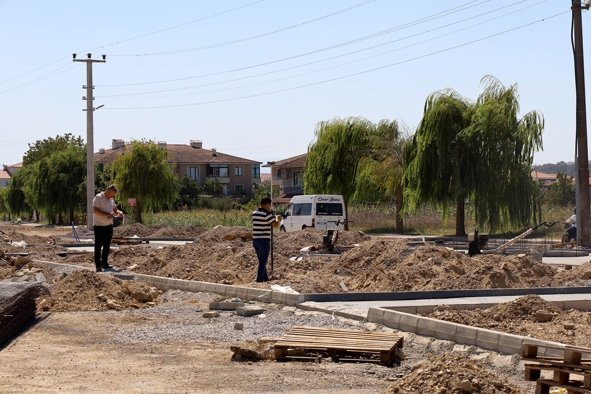 Söğütlü’nün yeni sosyal alanı Ritim Park’ta çalışmalar devam ediyor