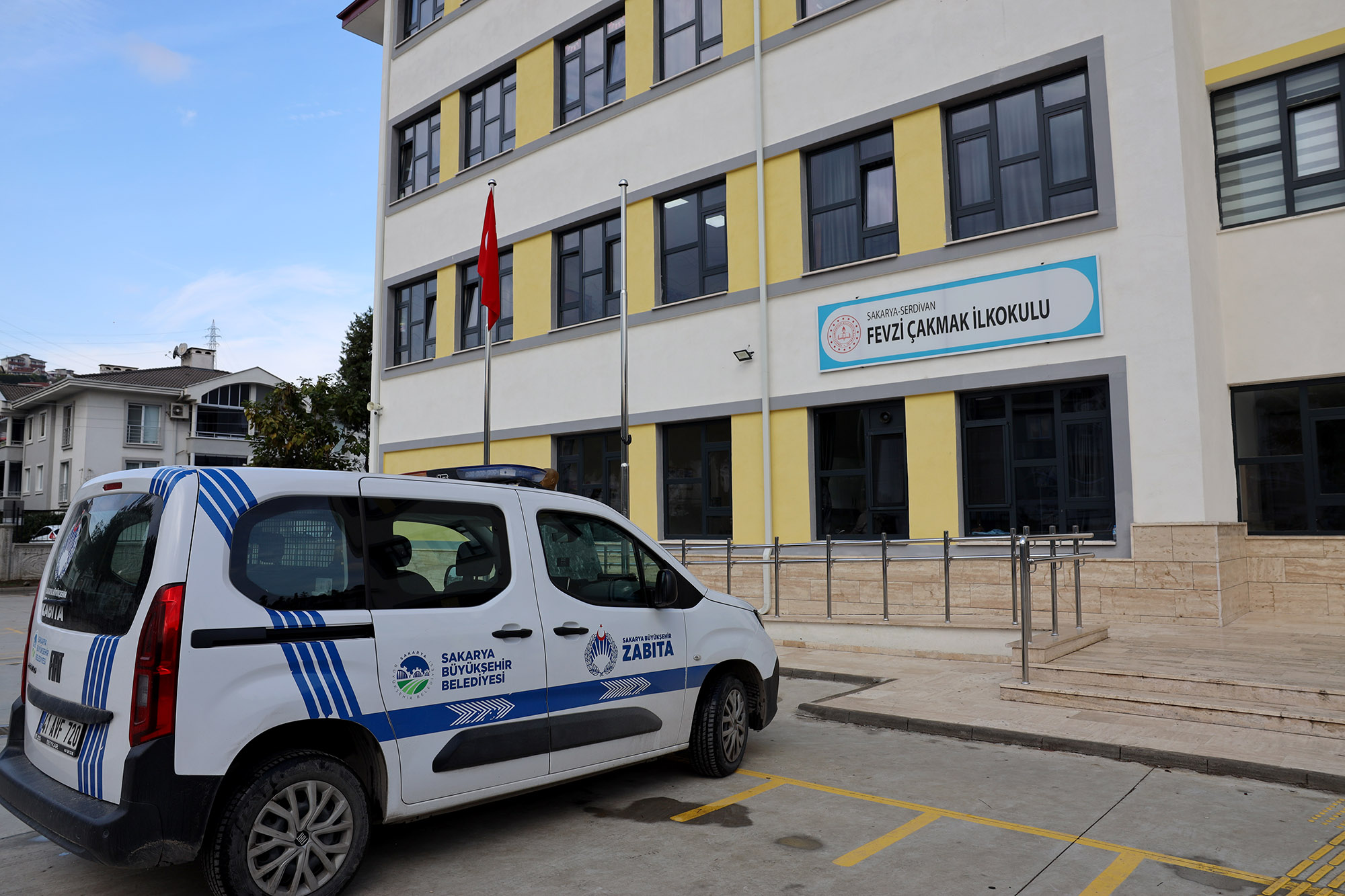 Okul kantinlerine denetim: Çocukların sağlığı için ürünleri tek tek incelediler