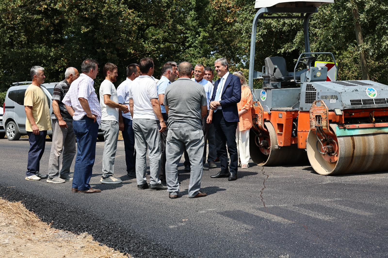 “30 iş makinası 35 kişilik ekiple ilçe ulaşımına güç katıyoruz”